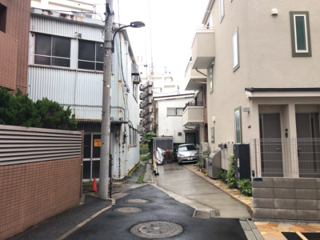 軽量鉄骨コンクリート造２階建て解体工事(東京都新宿区中落合)工事前の様子です。
